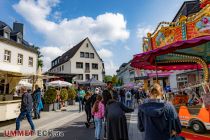 Ein Kinderkarussell gab es für die Kleinsten. • © ummeteck.de - Silke Schön